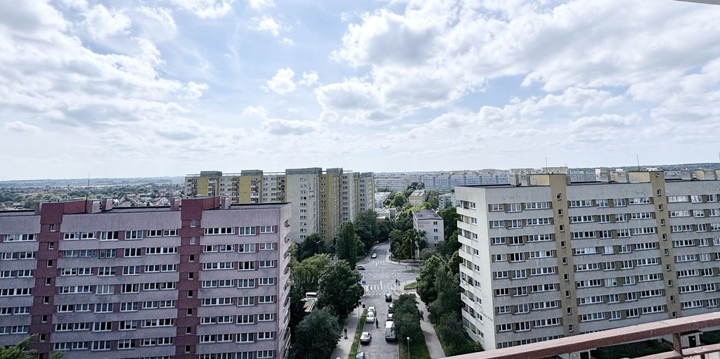 Mieszkanie Sprzedaż  os. Przyjaźni Santocka 15