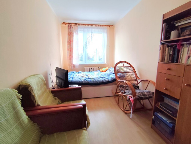 Mieszkanie Sprzedaż  os. Bukowe Fioletowa 7
