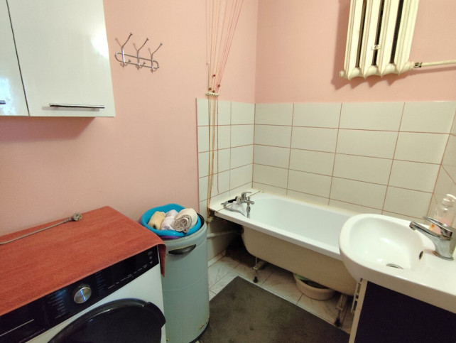 Mieszkanie Sprzedaż  os. Bukowe Fioletowa 9