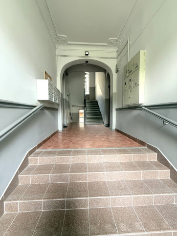 Mieszkanie Sprzedaż  Centrum 17