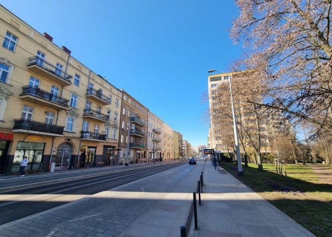 Mieszkanie Sprzedaż  Centrum 1