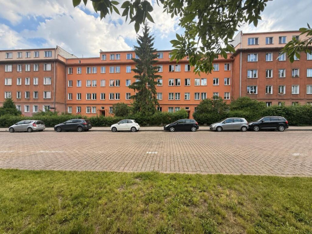 Mieszkanie Sprzedaż  Centrum 1