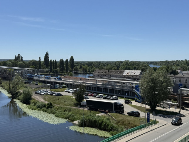 Mieszkanie Sprzedaż  Centrum Zielonego Mostu 8